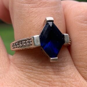 Sterling Silver Ring Shield Cut Dark Blue Lab Spinel Art Deco Size 9 Glows